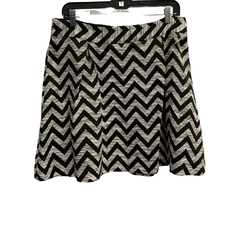 Skirt Midi By Banana Republic In Black & Cream, Size: 12