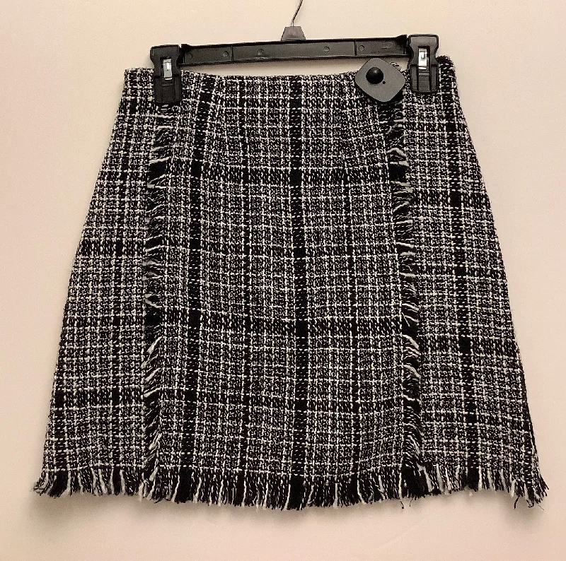 Skirt Mini & Short By Clothes Mentor In Black & White, Size: 6